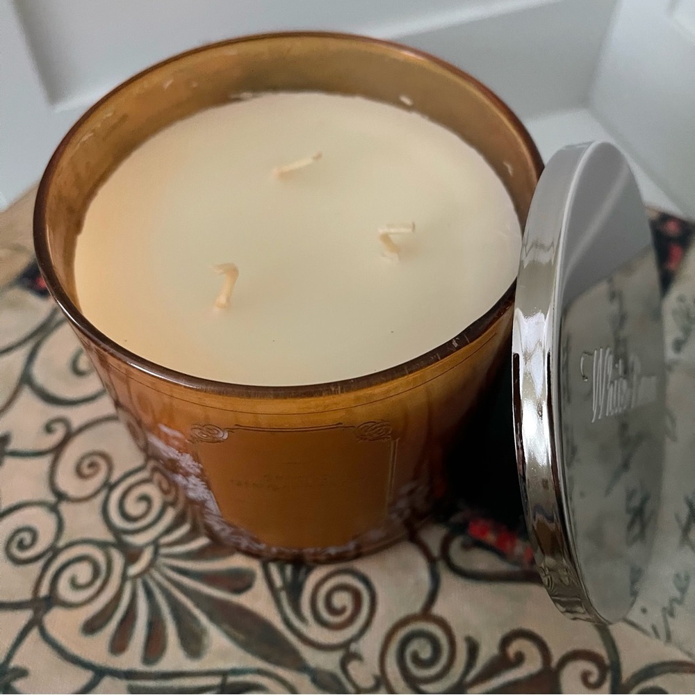 White Barn Spiced Gingerbread Three Wick Scented Candle - Picture 5 of 10
